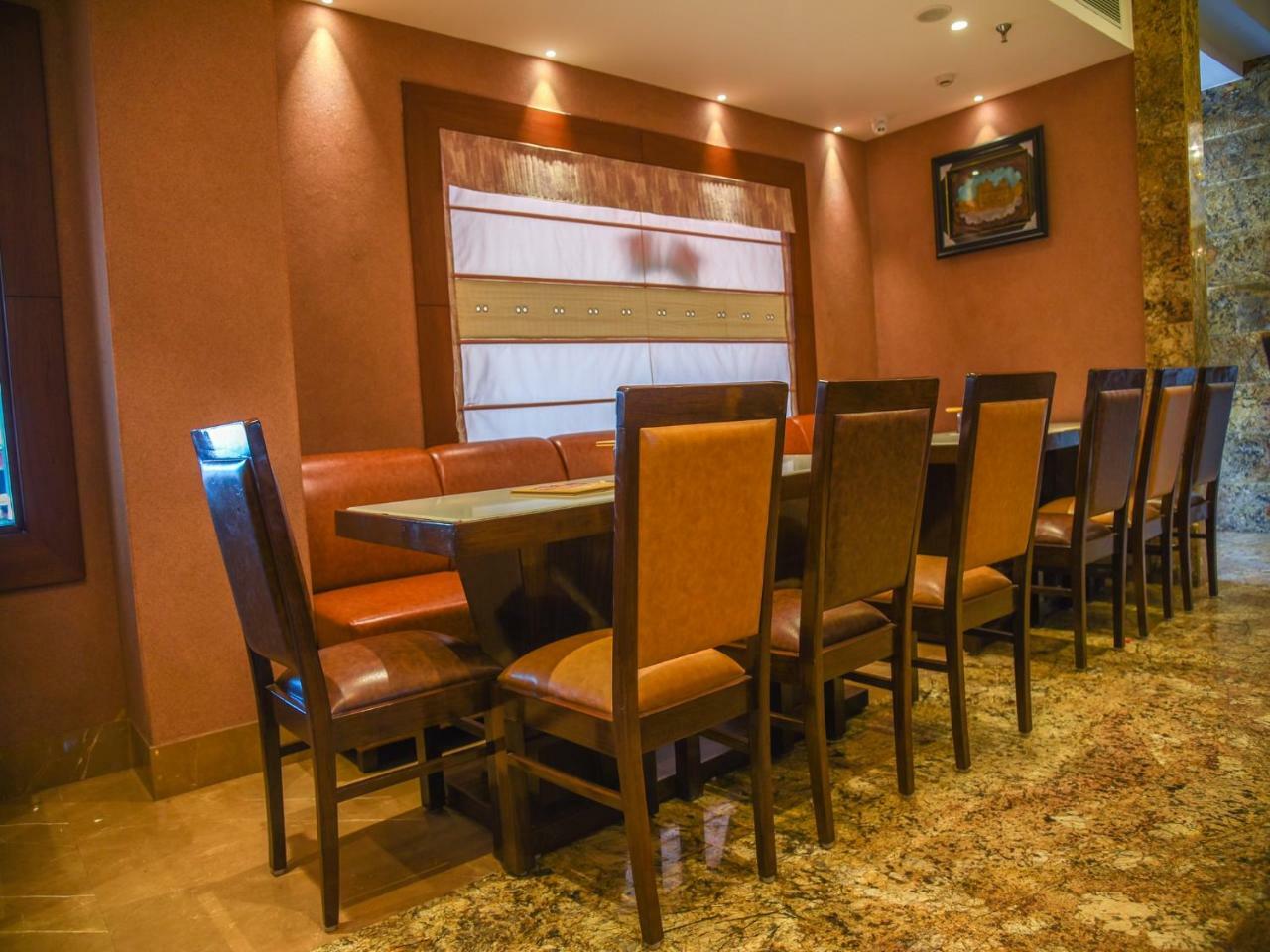 Bharawan Clarks Inn Express Amritsar Exterior foto