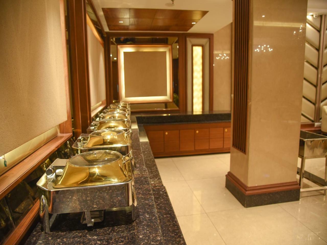 Bharawan Clarks Inn Express Amritsar Exterior foto